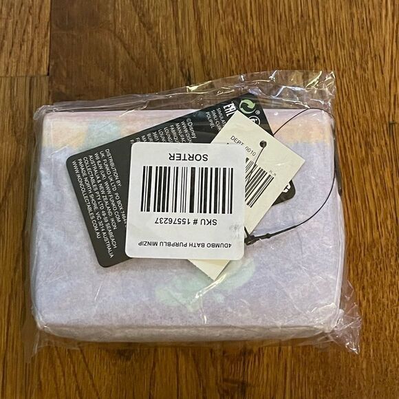 Loungefly Disney Dumbo Bath Time Mini Zip Wallet NWT - Picture 4 of 5